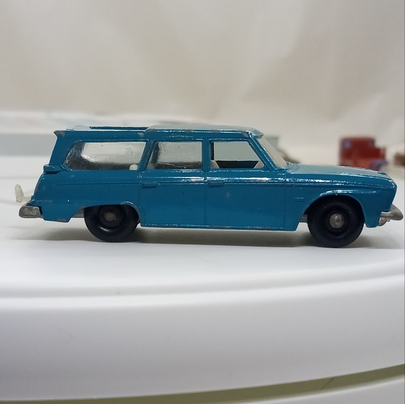 Vintage 1965 Lesney Matchbox Studebaker Lark Wagonaire Series #42 - Picture 6 of 9